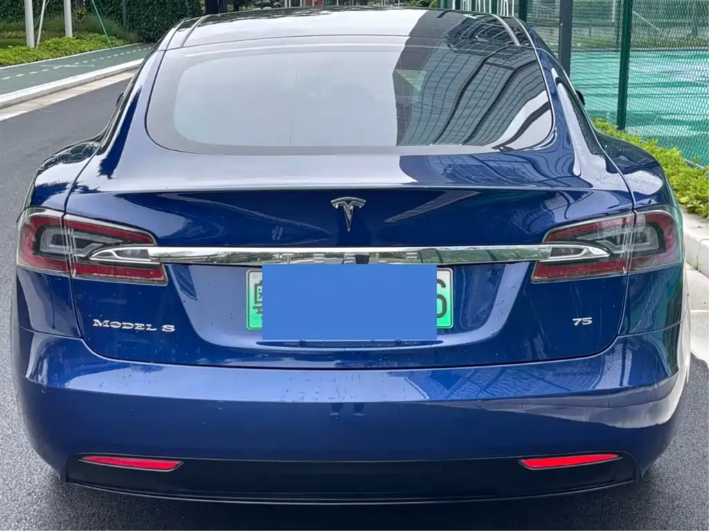 Tesla Model S 2017 — фото 4