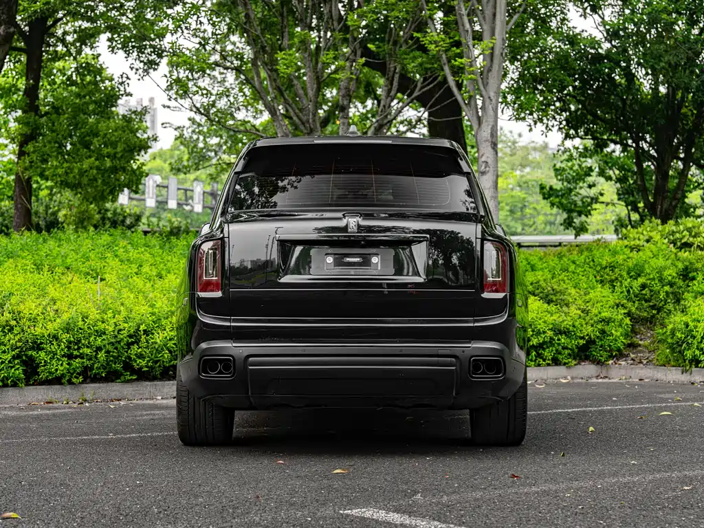 Rolls-Royce Cullinan 2021 — фото 17