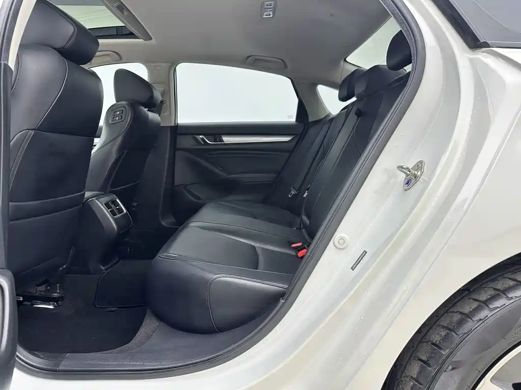 Honda Accord 2019 — фото 15