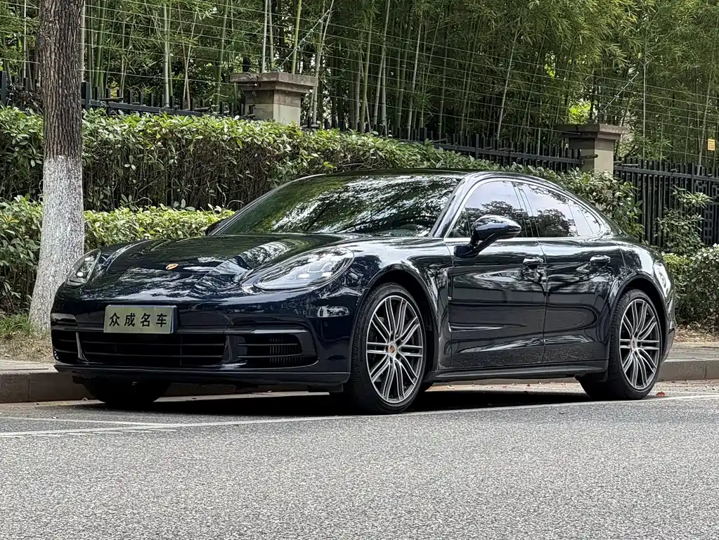 Porsche Panamera 2020 — фото 1