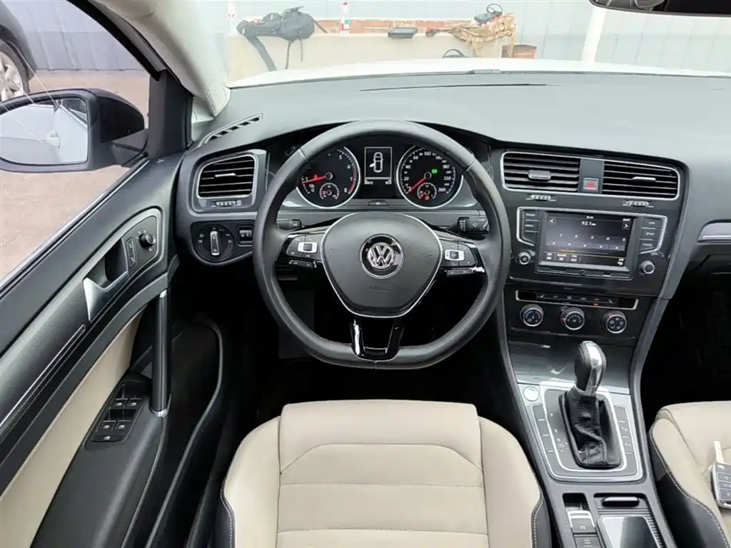 Volkswagen Golf 2017 — фото 10