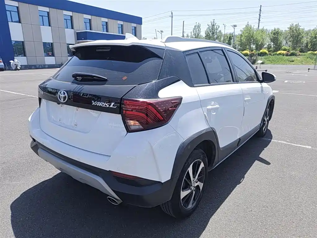 Toyota Yaris L 2021 — фото 6