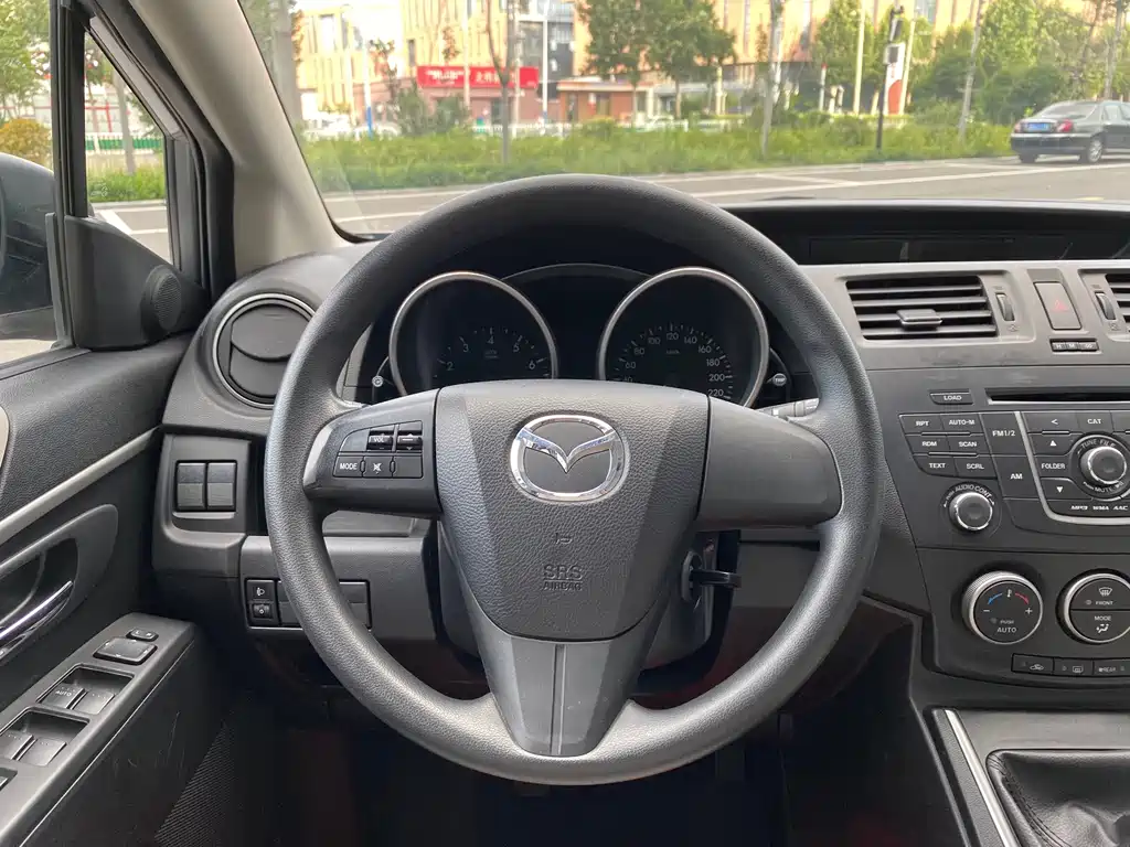 Mazda 5 2015 — фото 12