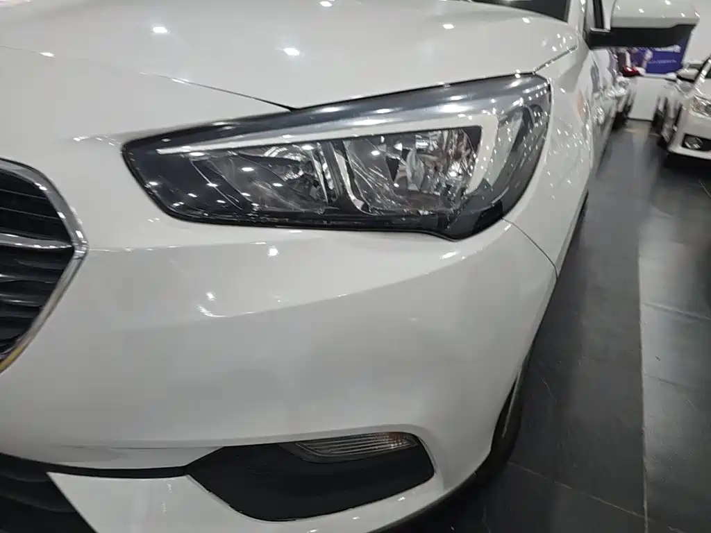 Buick Excelle 2018 — фото 24