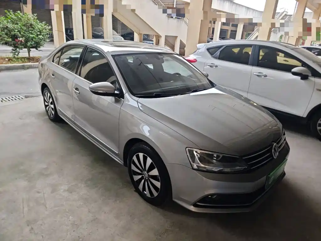 Volkswagen Sagitar 2018