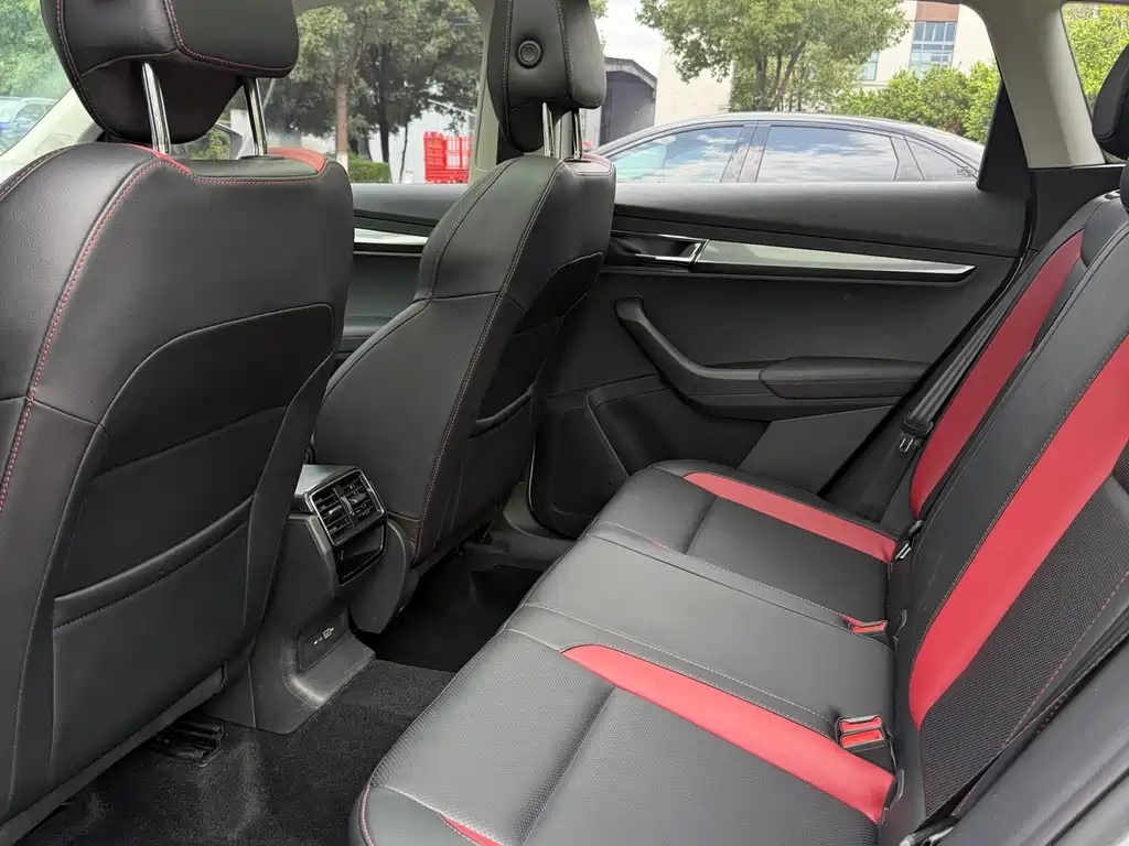 Skoda Karoq 2023 — фото 13