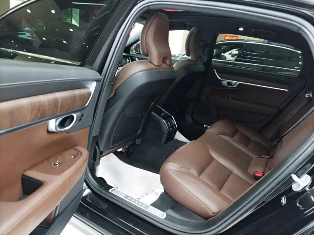 Volvo S90 2023 — фото 13