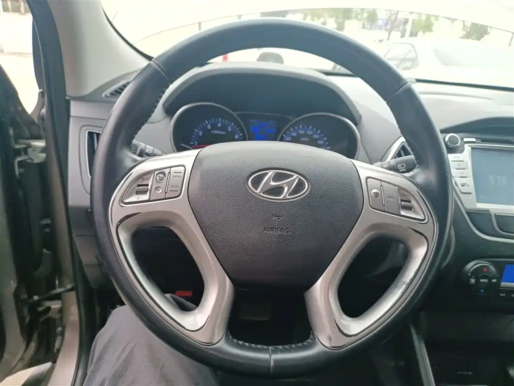Hyundai ix35 2016 — фото 11