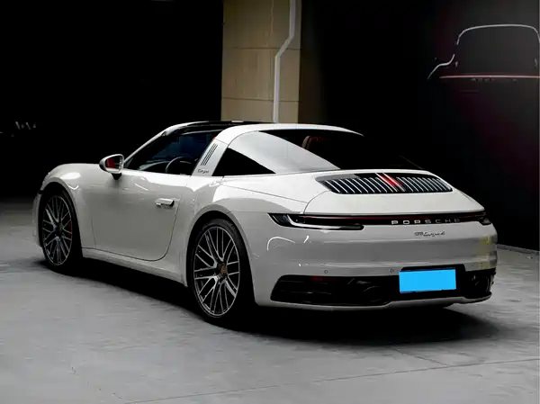 Porsche 911 2021
