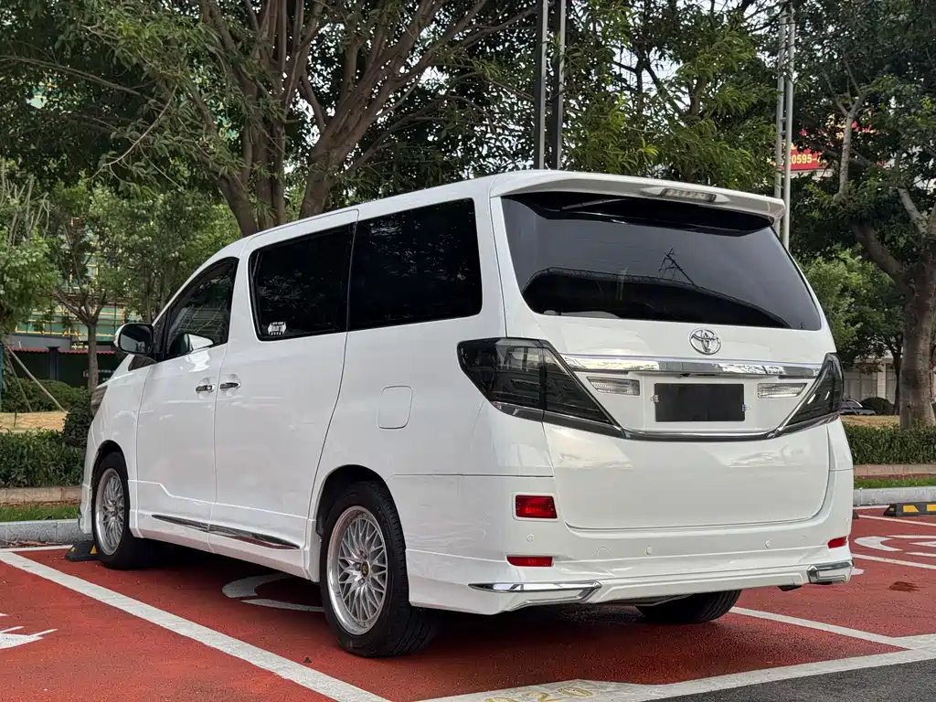 Toyota Alphard 2015 — фото 10