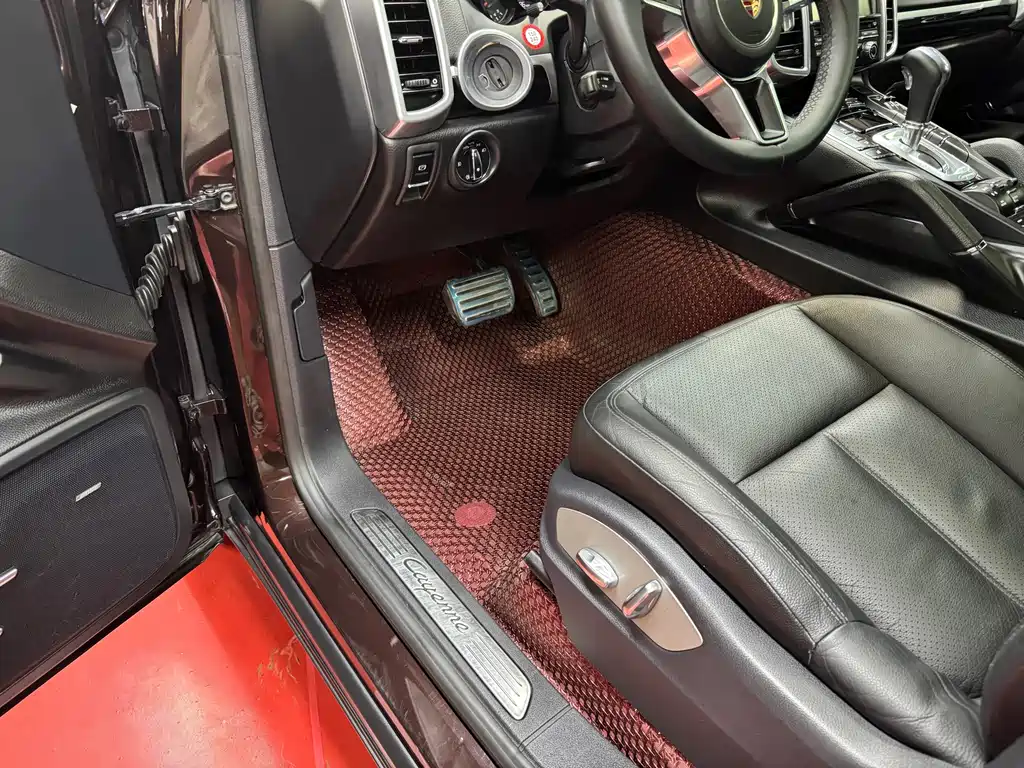 Porsche Cayenne 2015 — фото 17