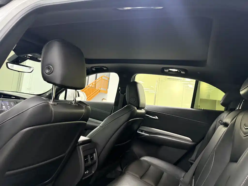 Cadillac XT4 2019 — фото 14