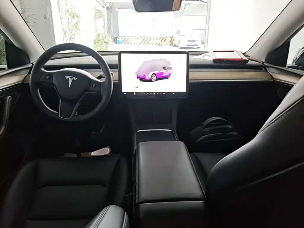Tesla Model Y 2023 — фото 10