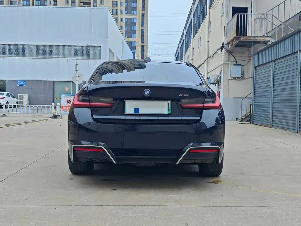 BMW i3 2023 — фото 12