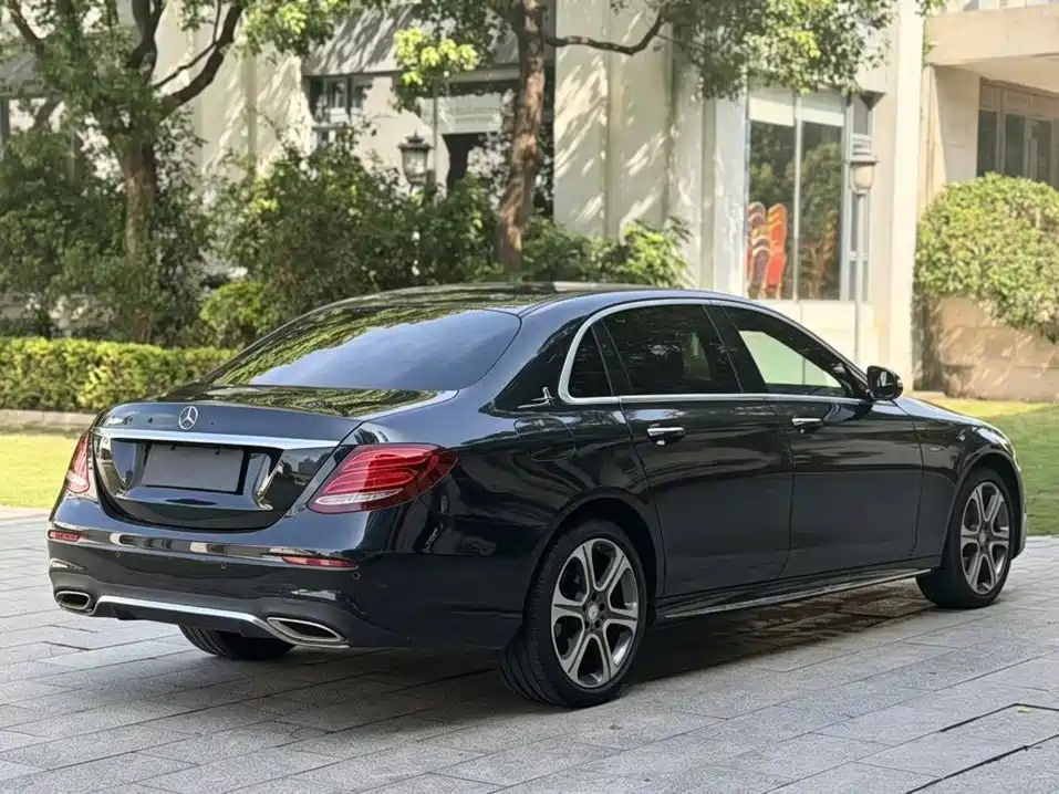 Mercedes-Benz E-Class 2017 — фото 9
