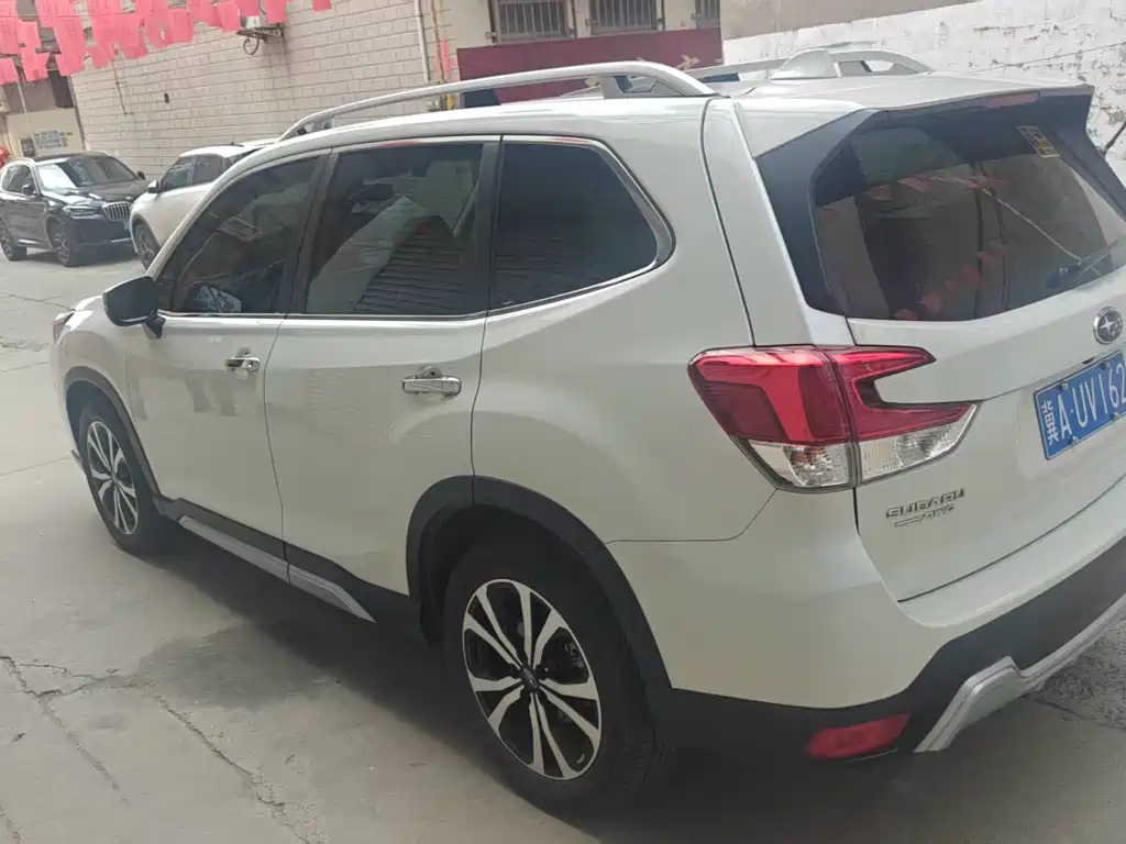 Subaru Forester 2022 — фото 14