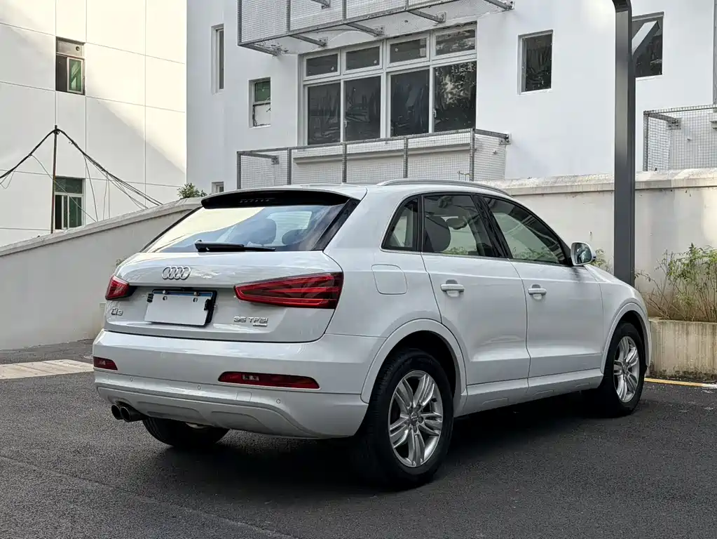 Audi Q3 2014 — фото 18