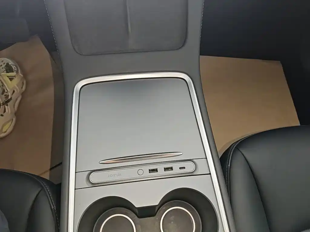 Tesla Model Y 2023 — фото 14