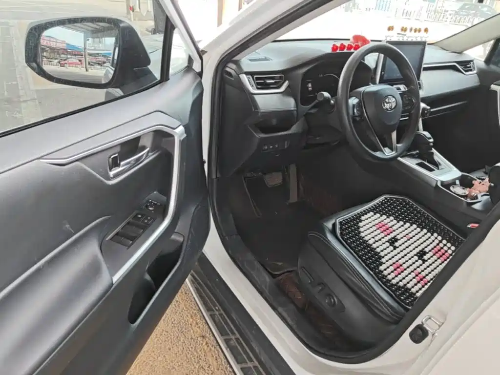Toyota RAV4 2022 — фото 16