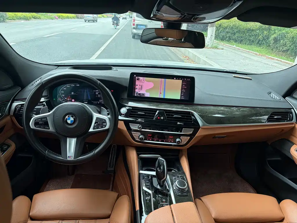 BMW 6 Series GT 2022 — фото 10
