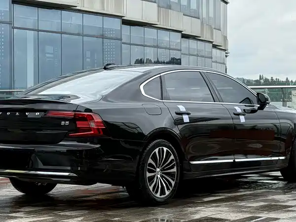 Volvo S90 2023