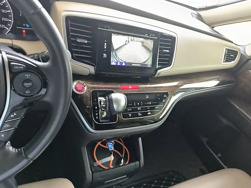 Honda Odyssey 2015 — фото 9