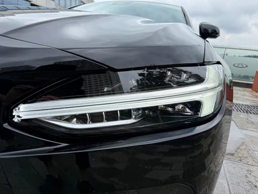 Volvo S90 2023 — фото 28