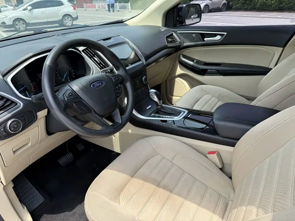 Ford Edge 2018 — фото 12