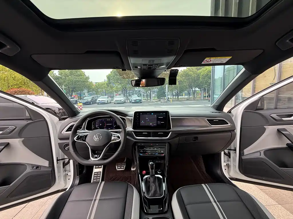 Volkswagen T-Roc 2025 — фото 13