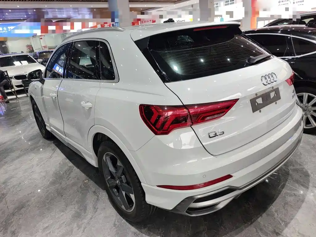 Audi Q3 2020 — фото 23
