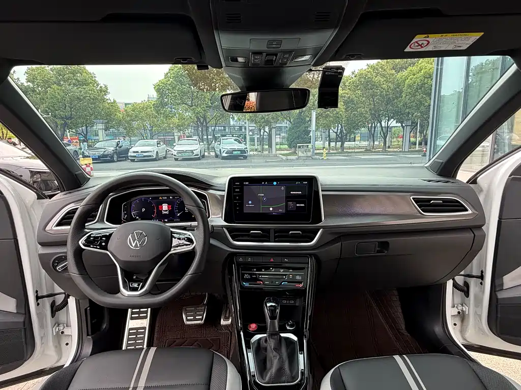 Volkswagen T-Roc 2025 — фото 12