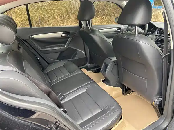Volkswagen Lavida 2013