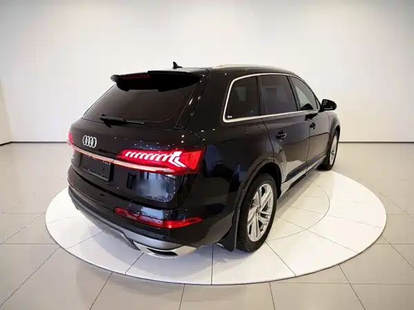 Audi Q7 2021