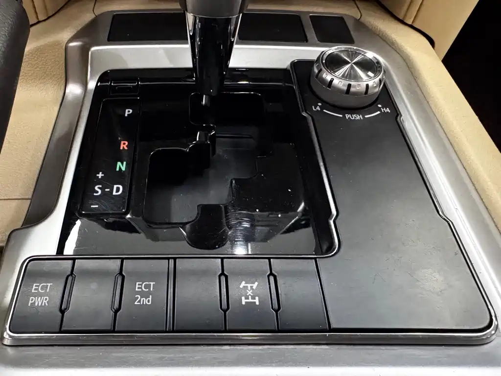 Toyota Land Cruiser 2017 — фото 10