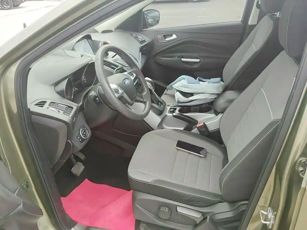 Ford Kuga 2015 — фото 15