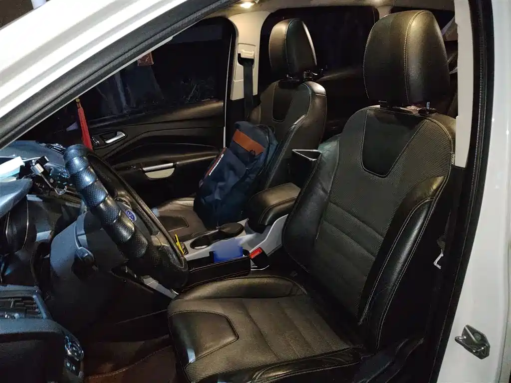 Ford Kuga 2015 — фото 8
