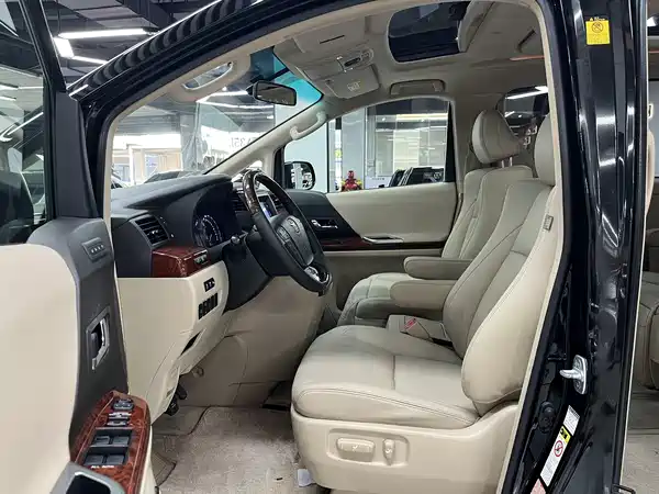 Toyota Alphard 2011