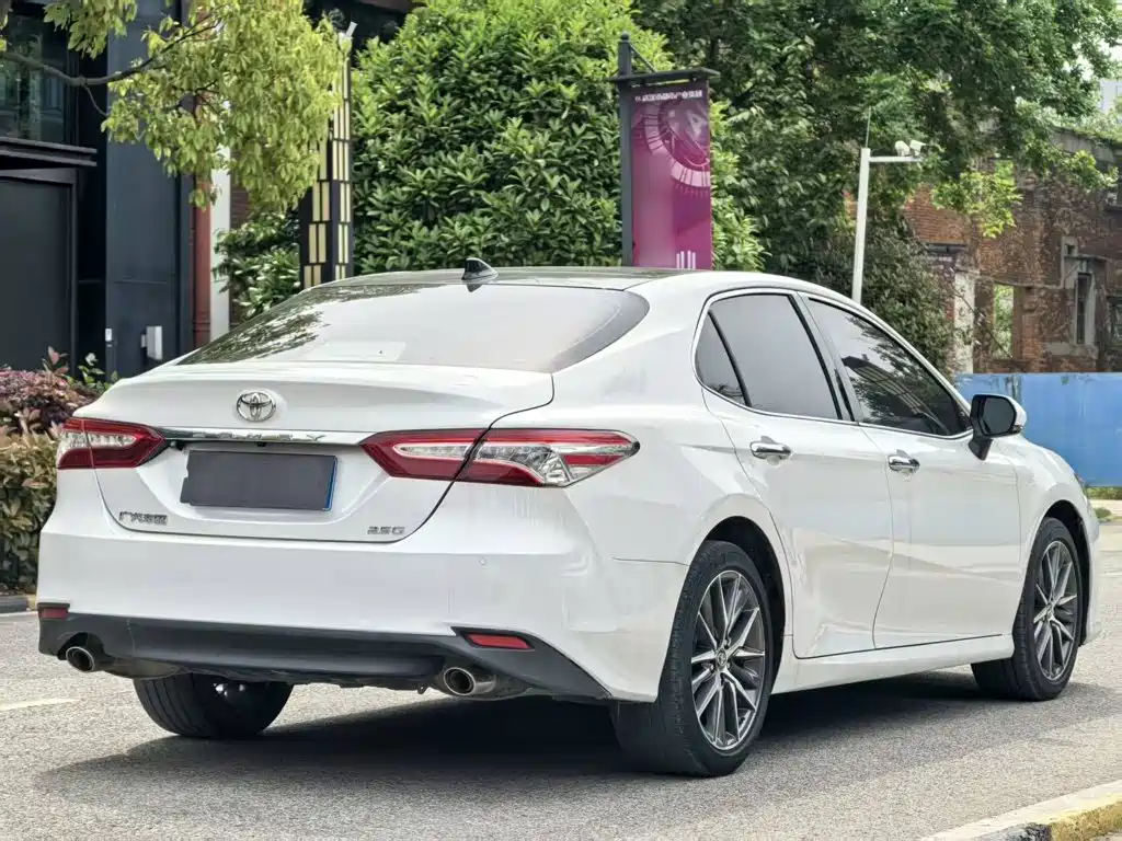 Toyota Camry 2022 — фото 9
