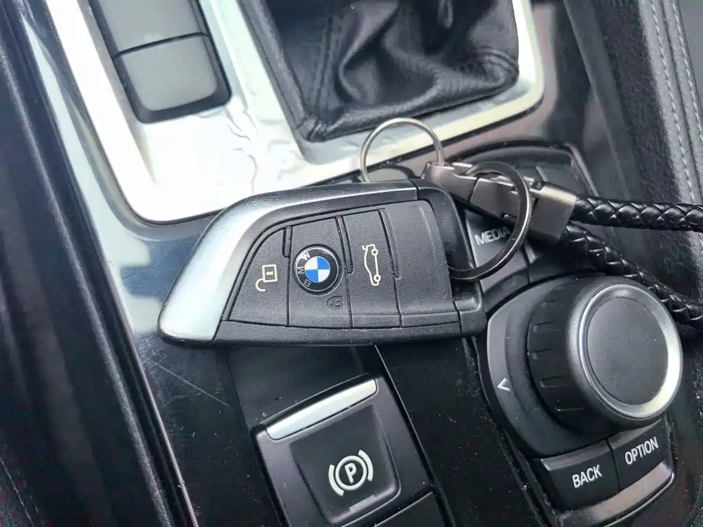 BMW 1 Series 2018 — фото 9