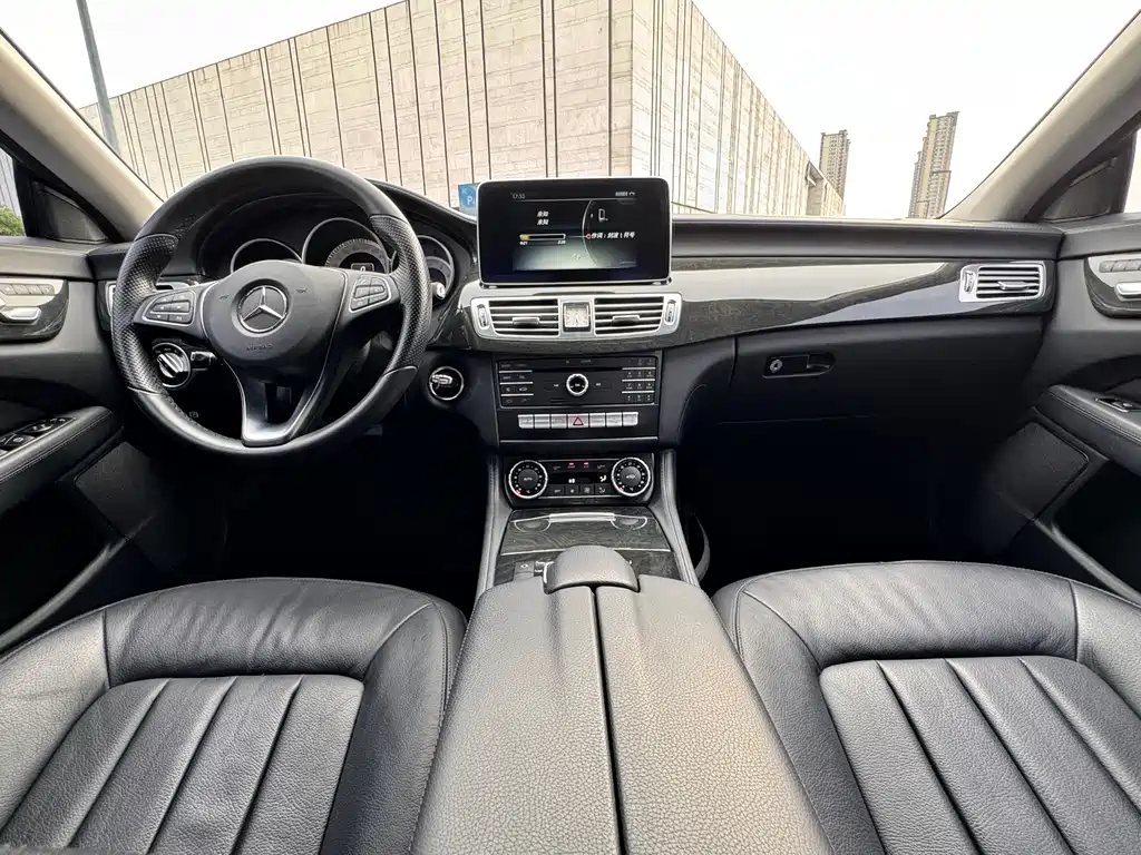 Mercedes-Benz CLS 2015 — фото 8