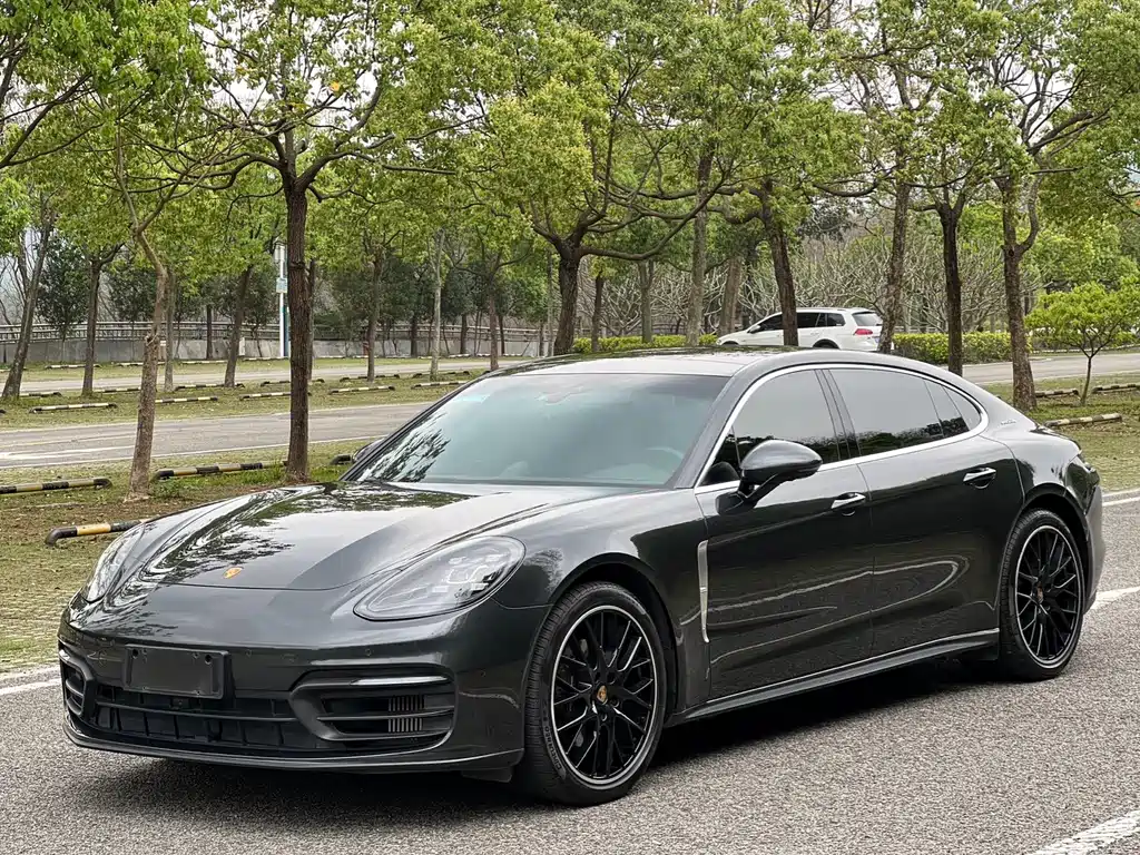 Porsche Panamera 2021 — фото 1