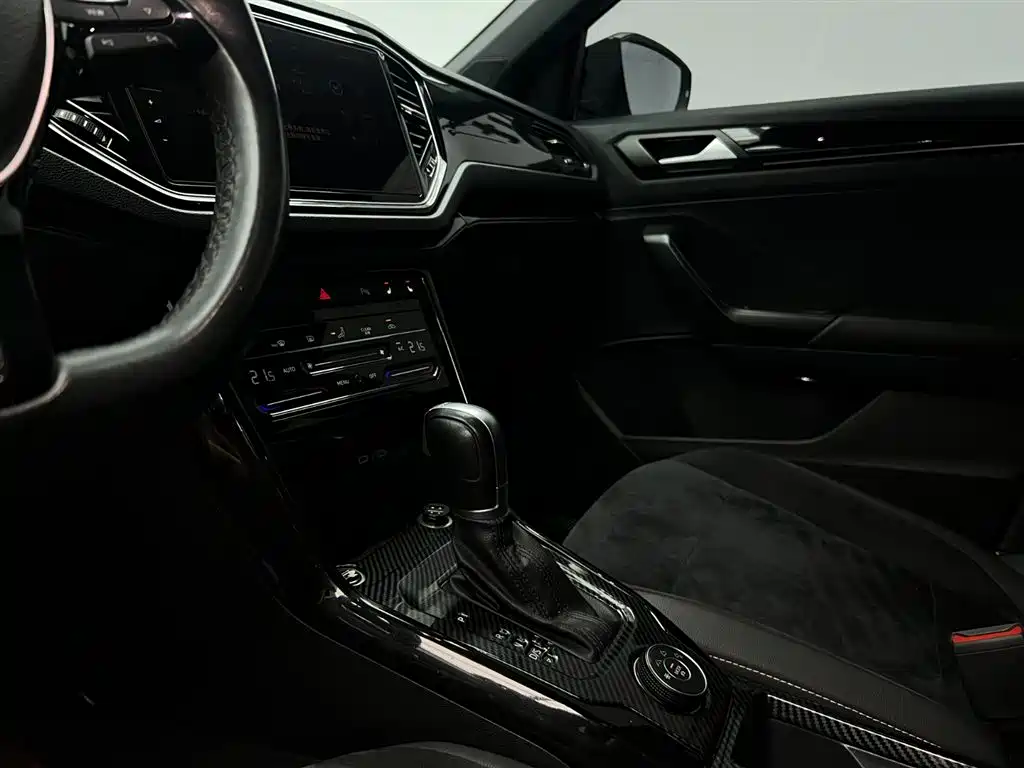 Volkswagen T-Roc 2022 — фото 13