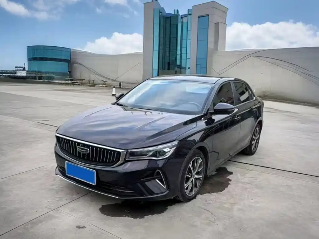 Geely Emgrand 2022