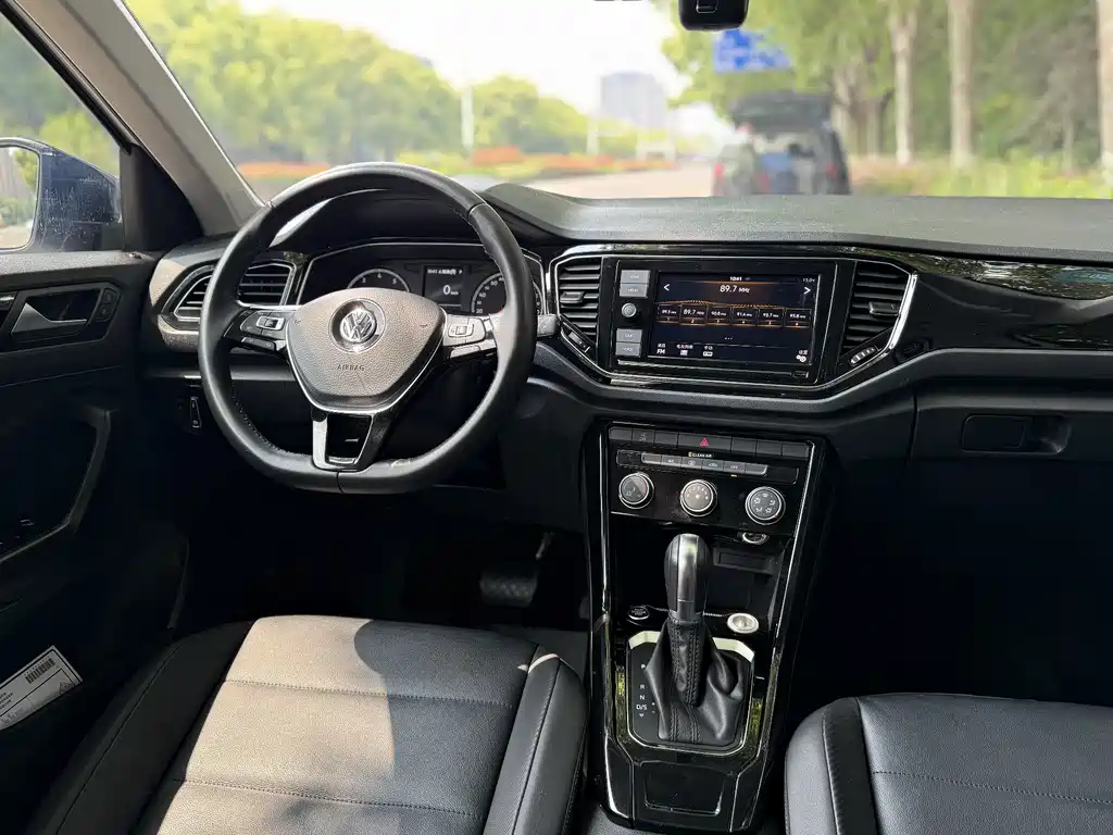 Volkswagen T-Roc 2019 — фото 11