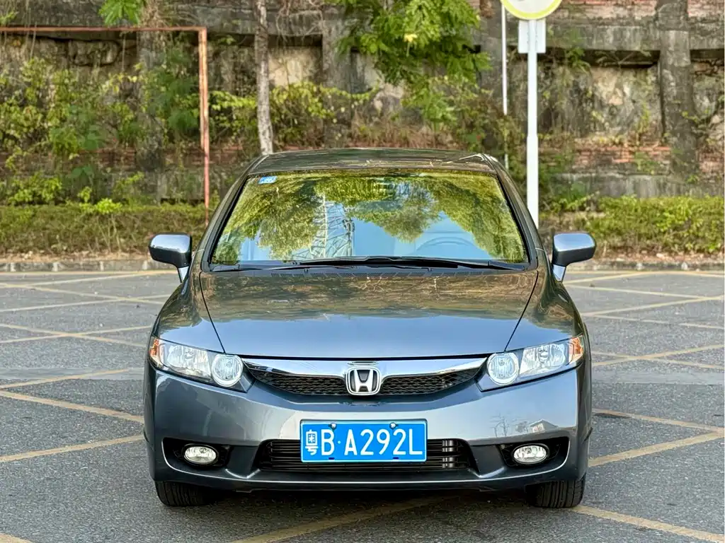 Honda Civic 2010 — фото 2