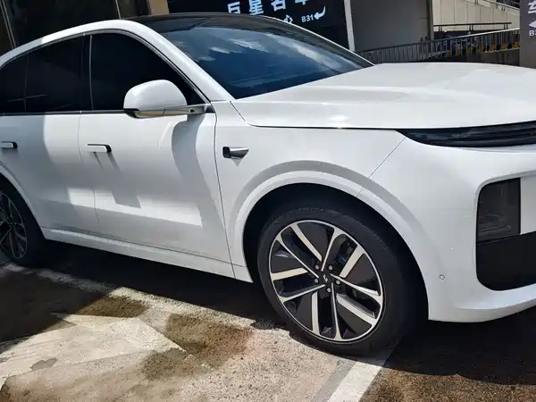 Li Auto L6 2024