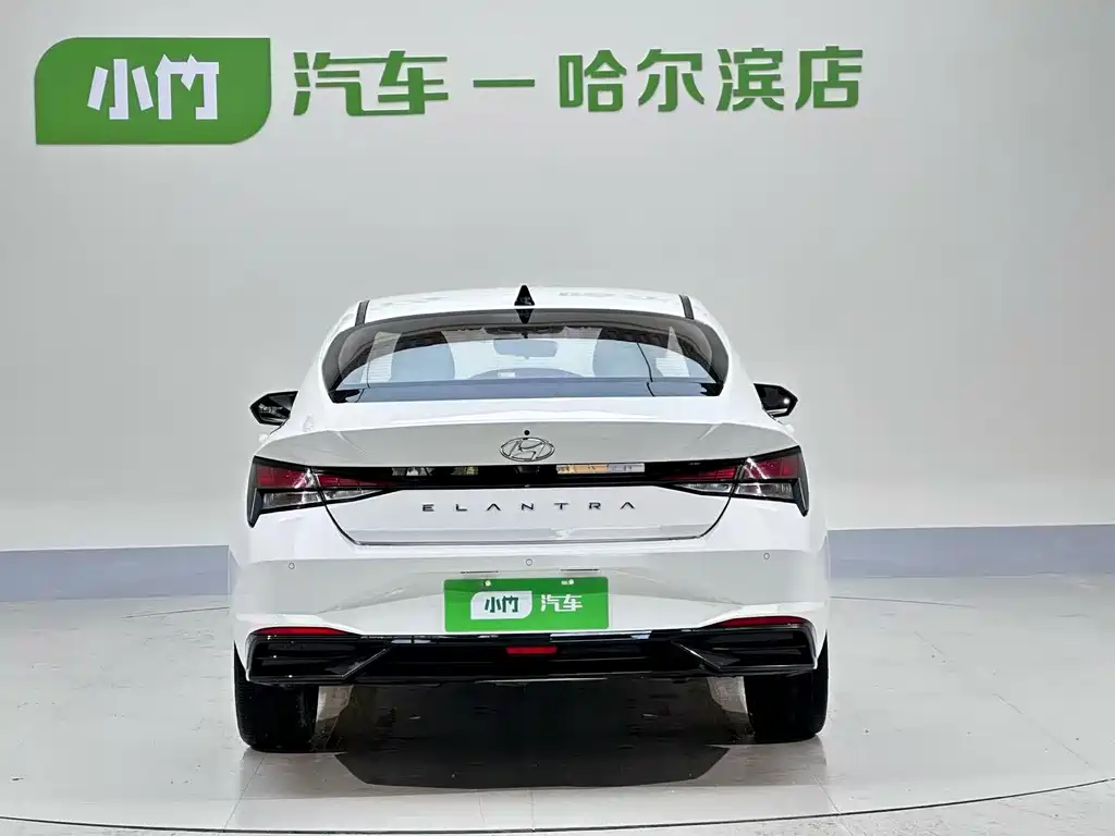 Hyundai Elantra 2022