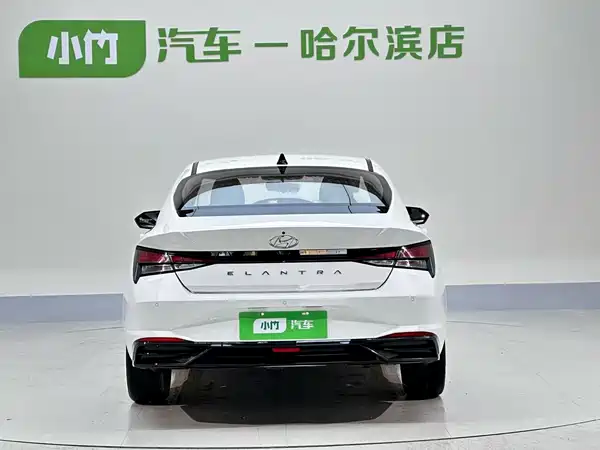 Hyundai Elantra 2022