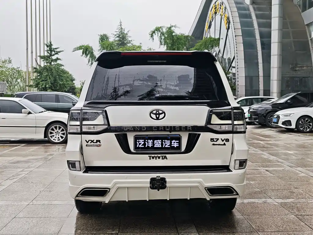 Toyota Land Cruiser 2015 — фото 11