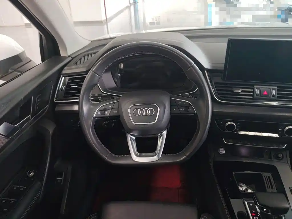 Audi Q5L 2022 — фото 17